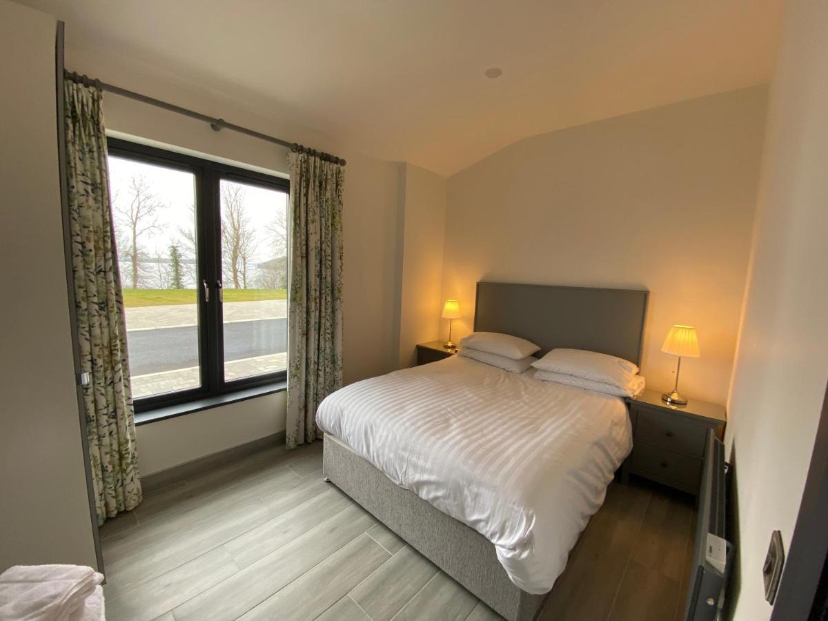 Tullybay Holiday Lodges Enniskillen Bagian luar foto