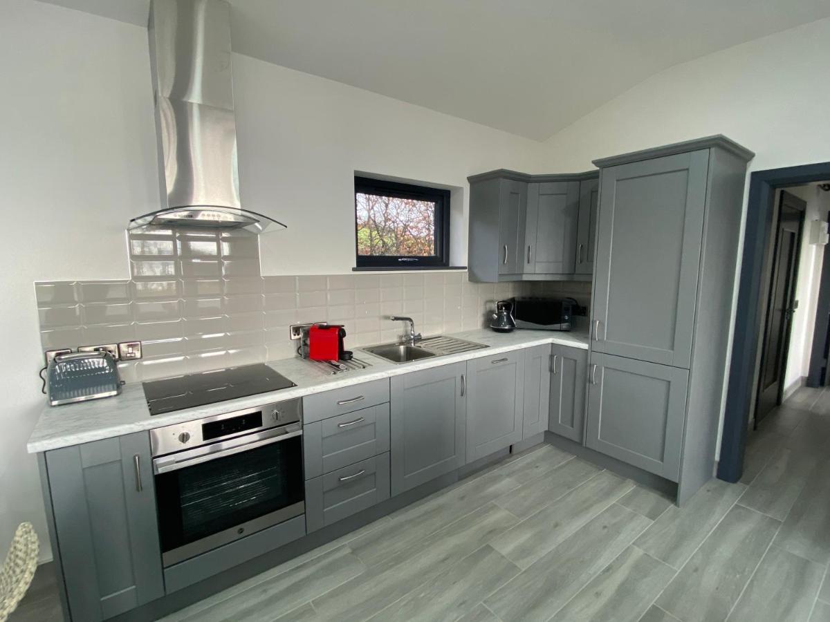 Tullybay Holiday Lodges Enniskillen Bagian luar foto