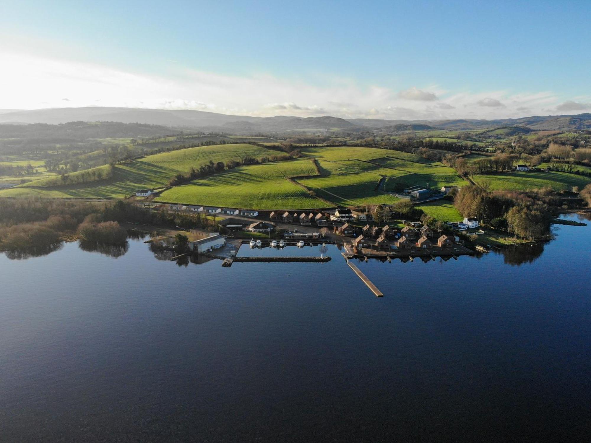 Tullybay Holiday Lodges Enniskillen Bagian luar foto