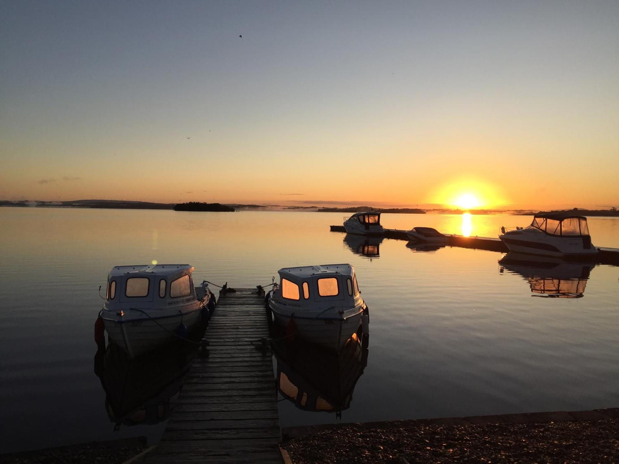Tullybay Holiday Lodges Enniskillen Bagian luar foto